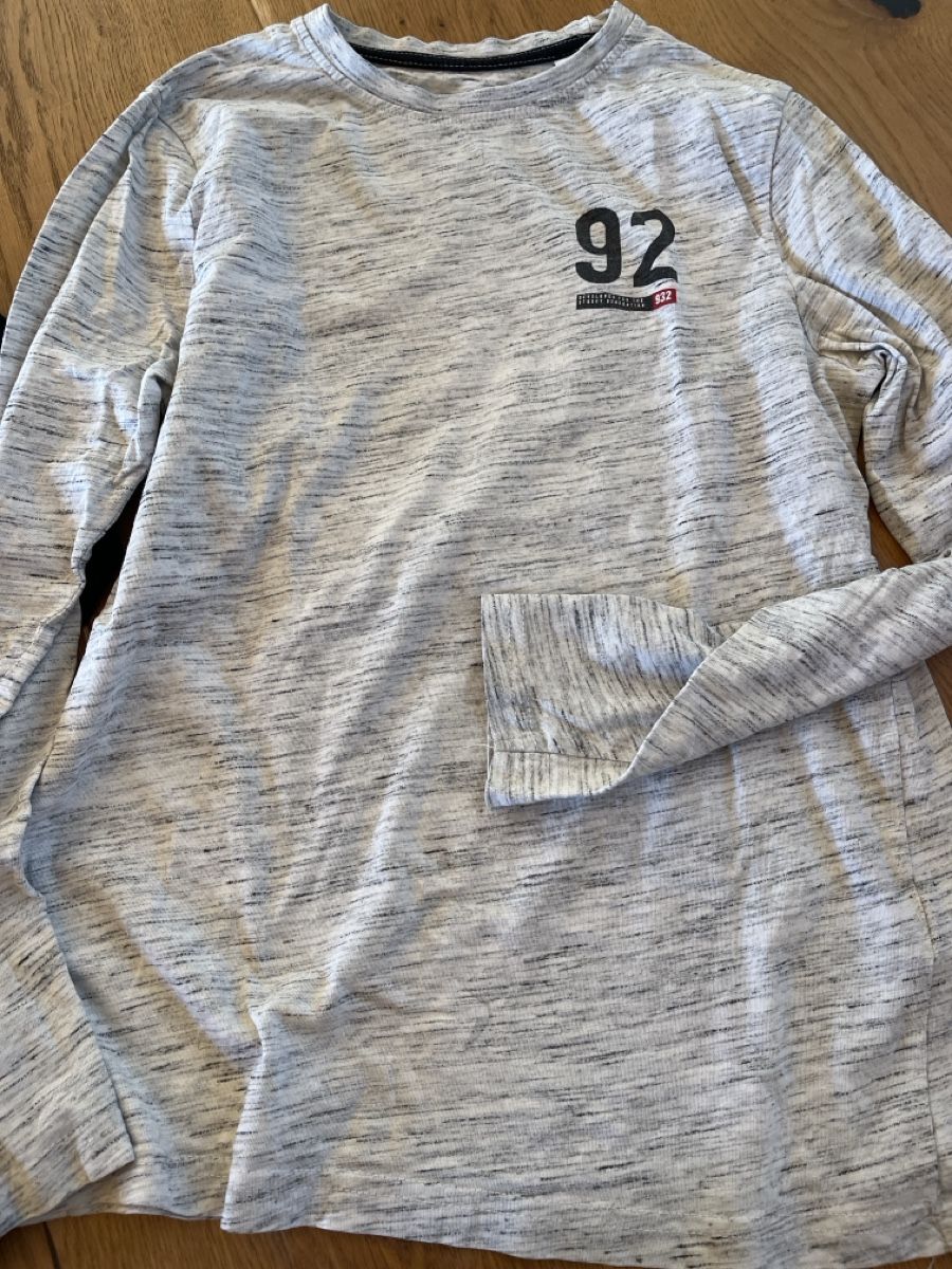 Pullover & Sweatshirts: Pullover Set 146/152 – Gebraucht aus Balmberg von Berglihof 3
