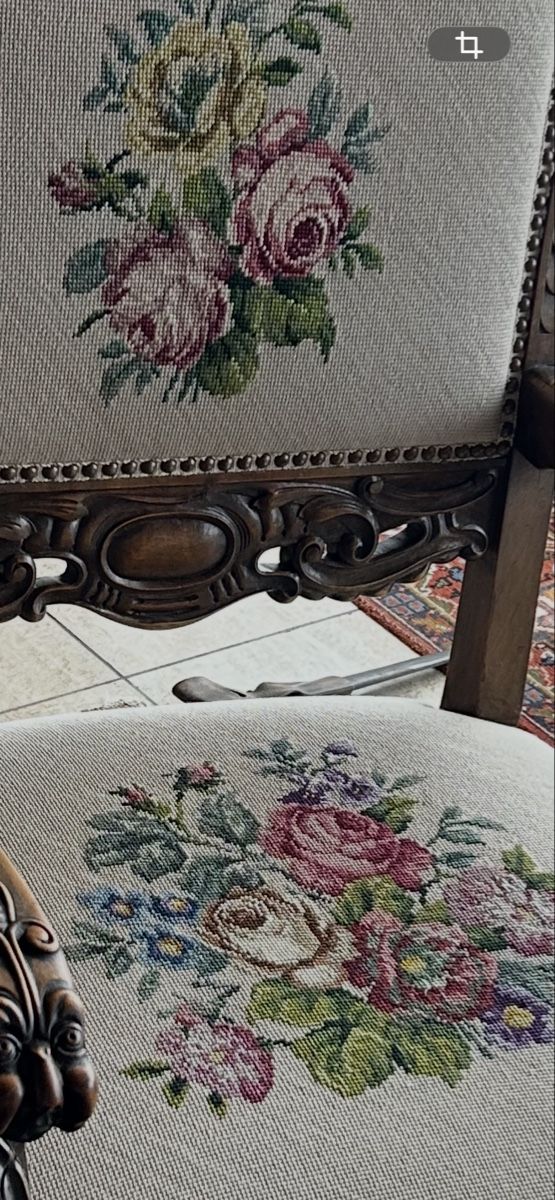 Poltrone: 2 antike Sessel mit Gobelin-Stickerei. – Usato da Lengnau AG venduto da Mefari 5