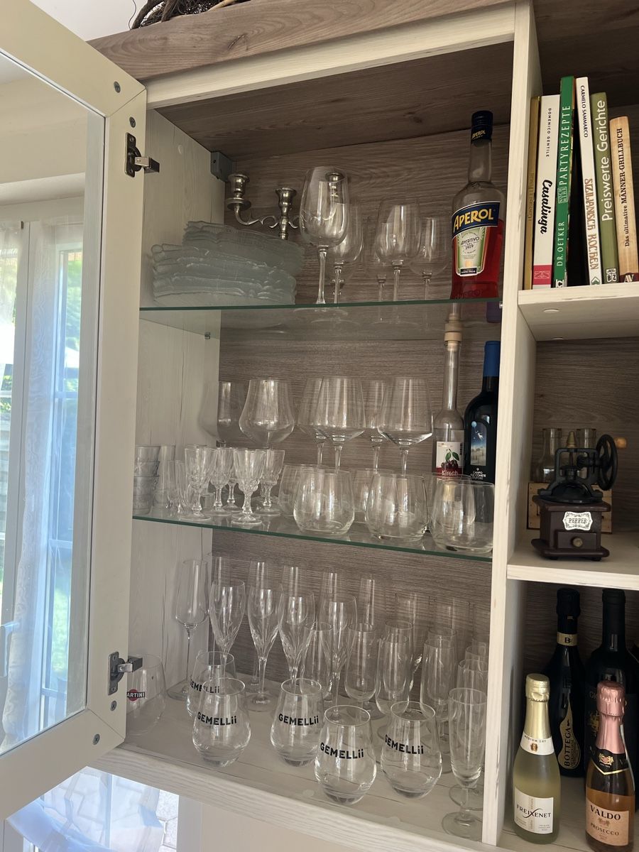 Vitrines: Hängeschrank mit Glasvitrine – D'occasion à Wettingen par salentino72 2