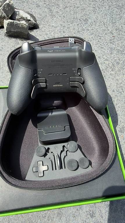 Controller: Xbox Elite Wireless Controller Series 2  NEU & UNBENUTZT – Gebraucht aus St. Gallen von Mahey 1