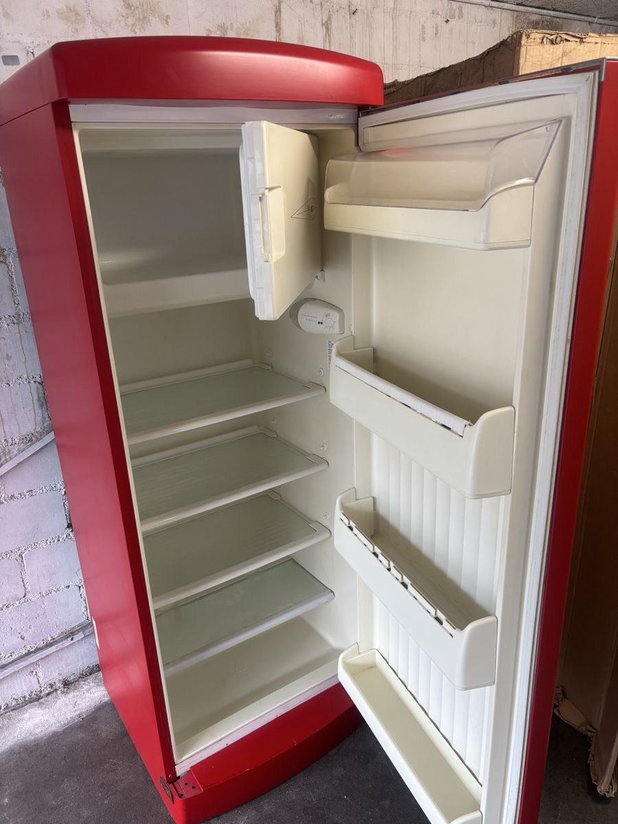 Frigoriferi: Kühlschrank mit Gefrierfach – Usato da Gränichen venduto da R.7 5