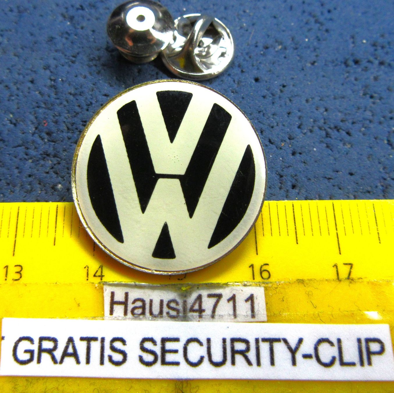 Volkswagen Plaketten & Abzeichen: VW VOLKSWAGEN AUTO LOGO PIN GLASIERT mit SECURITY-CLIP GROSS – Gebraucht aus Ettingen von Hausi4711