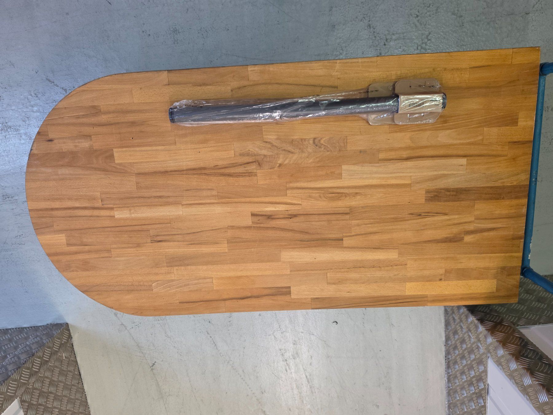Ikea Tische: IKEA Tisch und Tischbeine – Gebraucht aus Bern von nic_k9sl