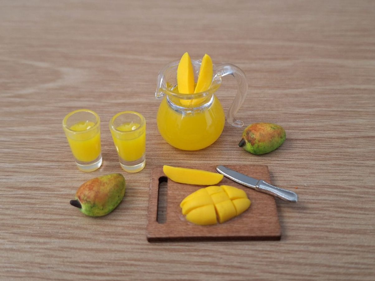 Case e mobili per bambole: Frisch gepresstes Mangosaft Set – Nuovo (secondo la descrizione) da Zürich venduto da HandmadeTinyFood 2