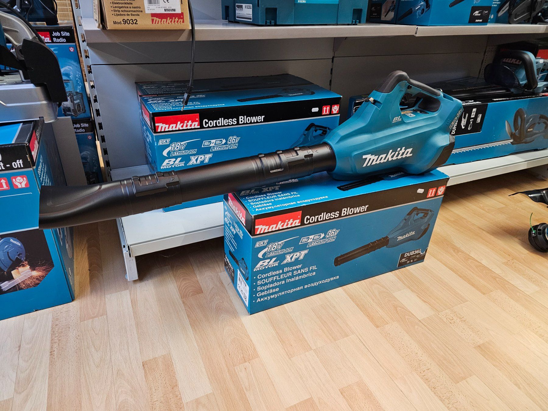 Makita Laubbläser & Laubsauger: Makita Laubbläser DUB362Z – Neu und originalverpackt aus Koppigen von  4