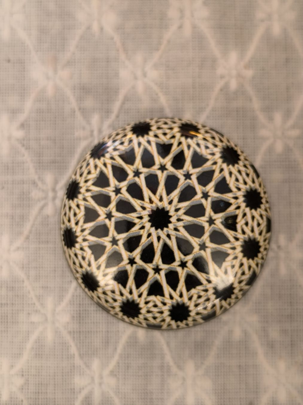 Tutte le decorazioni: orientalisches Schmuckdöschen / Pillendose mit Ethno Muster. – Nuovo (secondo la descrizione) da Zürich venduto da gobel 1