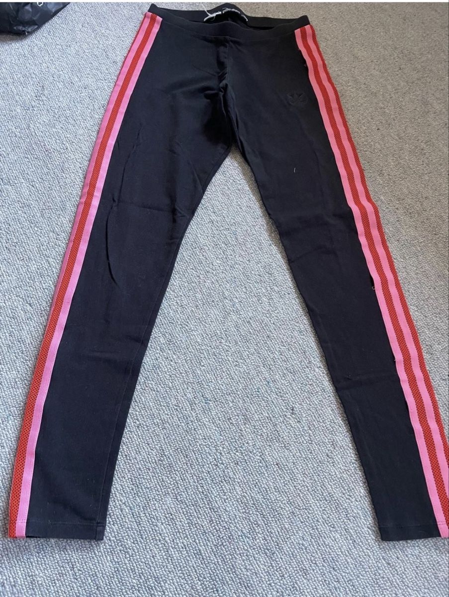Adidas Leggings: Adidas Leggings schwarz-pink – D'occasion à Dübendorf par ali_g7p8