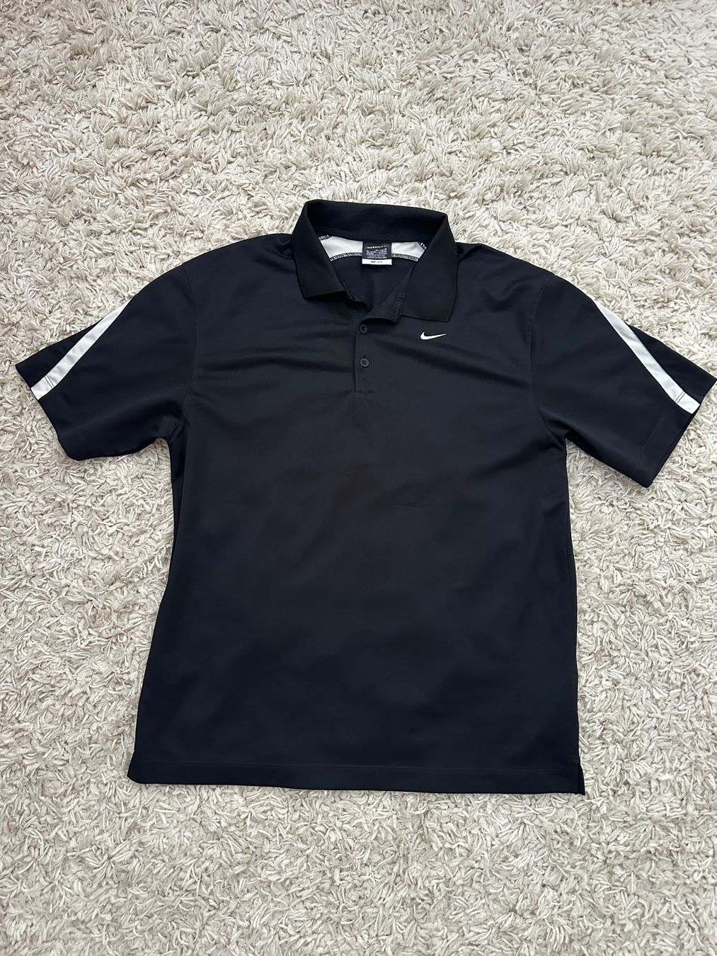 Nike T-shirt: Nike T-Shirt Gr.M – Usato da Bern venduto da BrandVilla