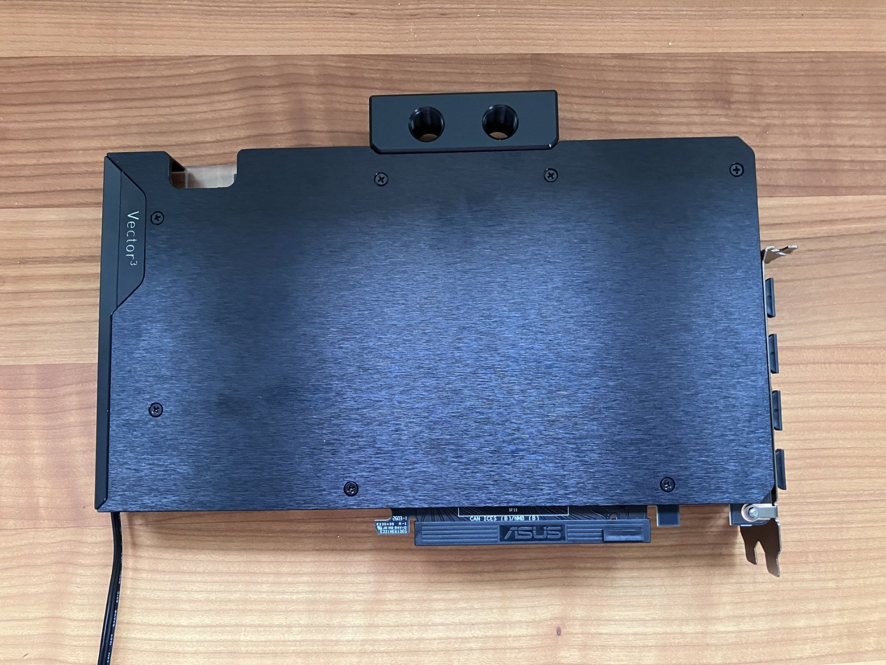 Asus Schede grafiche: 3 x ASUS RTX 5090 TUF OC + blocs EK-Quantum Vector³ – Nuovo e nell'imballaggio originale da Schübelbach venduto da jea_5h5k 1