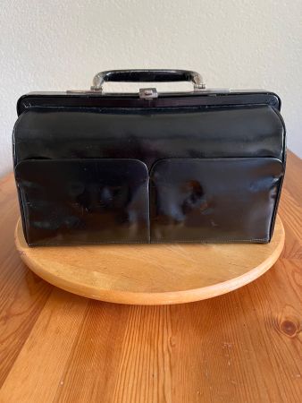 VINTAGE HAND BAG
