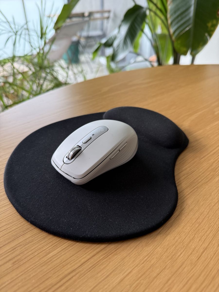 Logitech Souris: MX Anywhere 3S avec tapis de souris – D'occasion à Biel/Bienne par Seelandais_ 1
