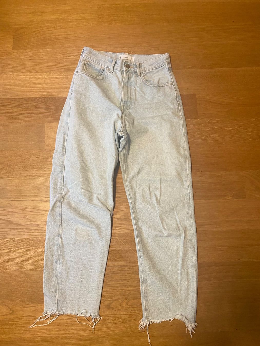 Mango Hosen: Mango Denim Jeans Hose hellblau Grösse 34 neuwertig – Gebraucht aus Hinterkappelen von Lumi999