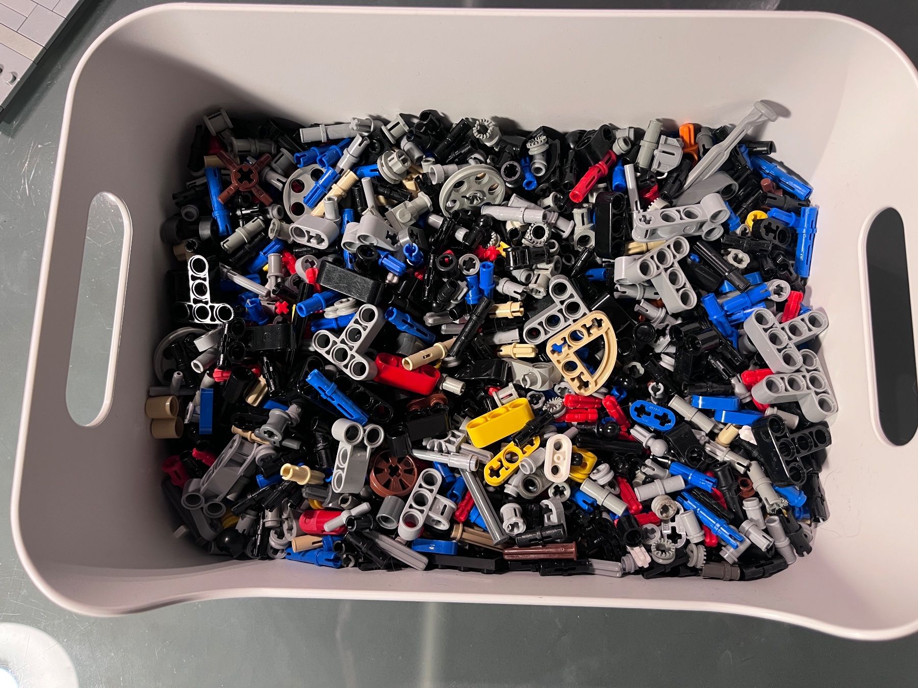 Lego Kit di costruzioni: Tausende kleine Lego Technic Teile gemischt – Usato da Lüsslingen venduto da Turbotoby 1