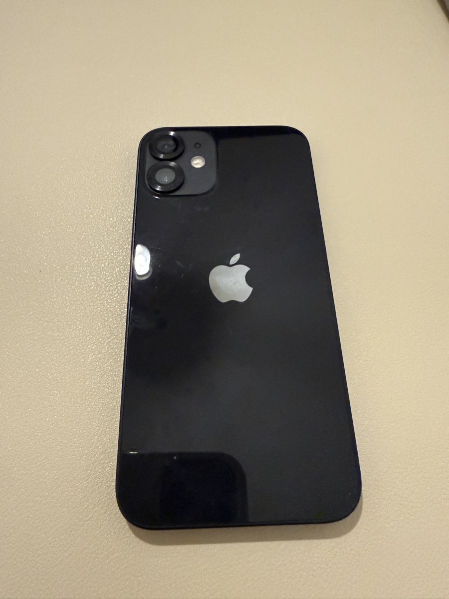 Apple Portables: Apple iPhone 12 mini 128 GB schwarz  – D'occasion à Steinach par Giusep7 3