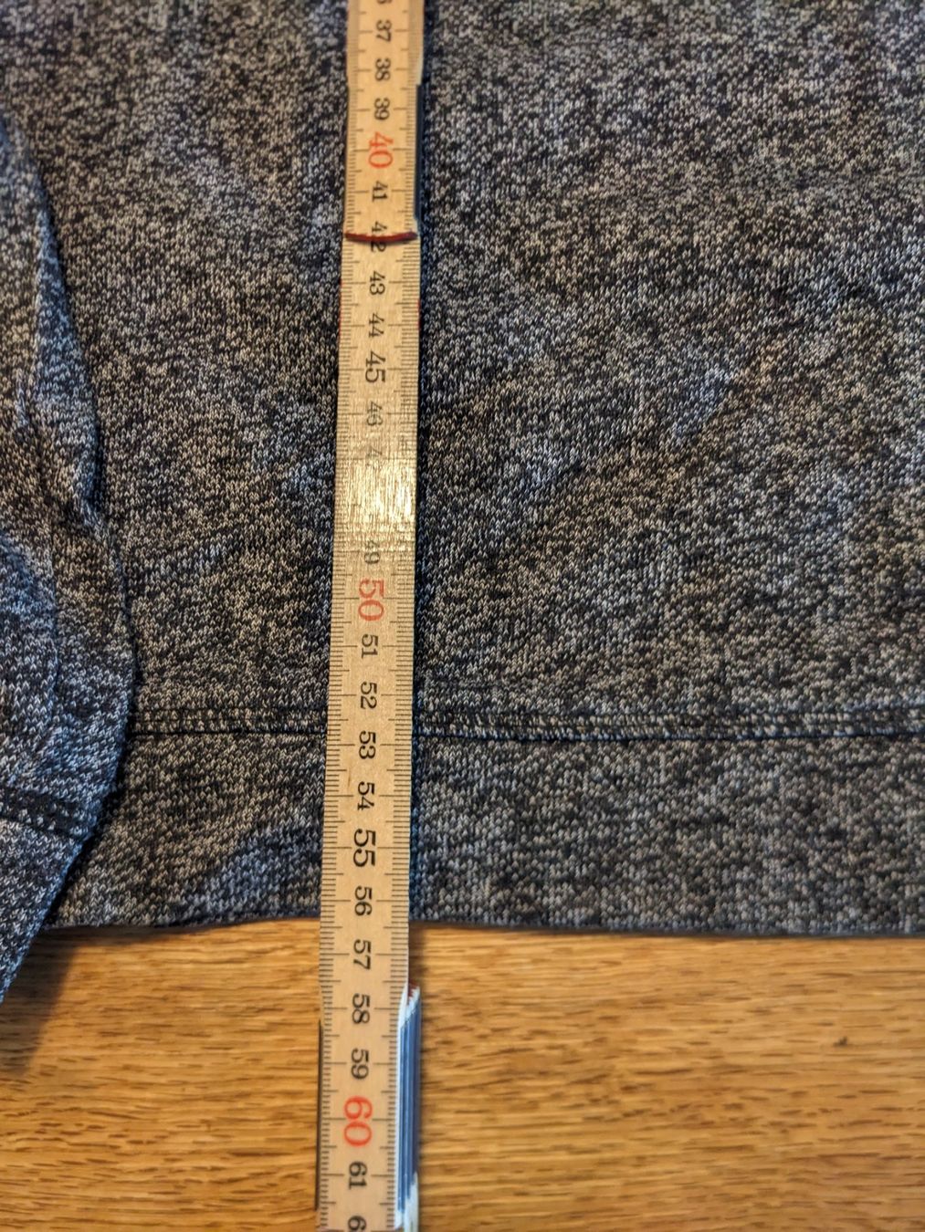 H&M Maglioni & Felpe: grauer Pullover von H&M, Grösse M – Usato da Basel venduto da labaffe01 5