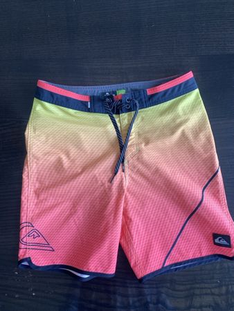 Badeshorts Quiksilver Grösse 28/14 bunt guter Zustand