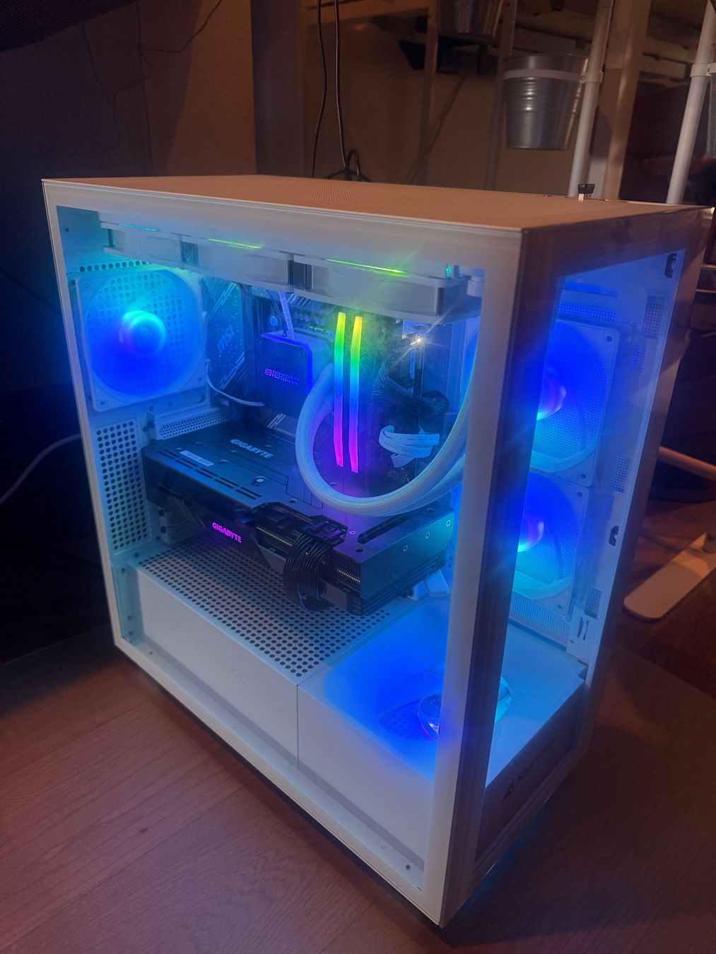 PCs: Gaming PC White Tower Gigabyte GPU Like New – Gebraucht aus Fribourg von qua_kl8m 4