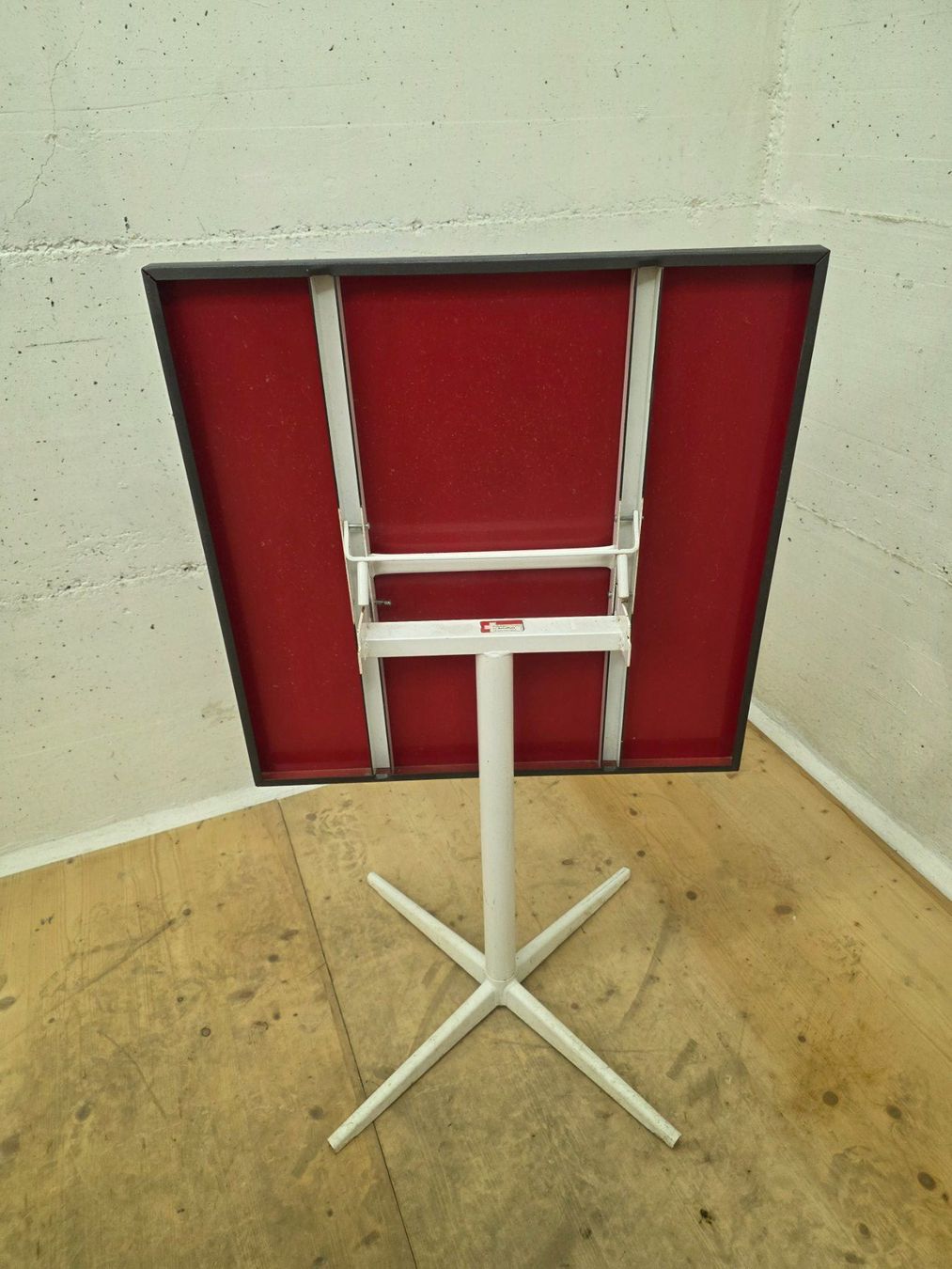 Schaffner Tische: Schaffner Gartentisch - Balkontisch klappbar 65cm – Gebraucht aus Münchenbuchsee von LuupBrocki 3