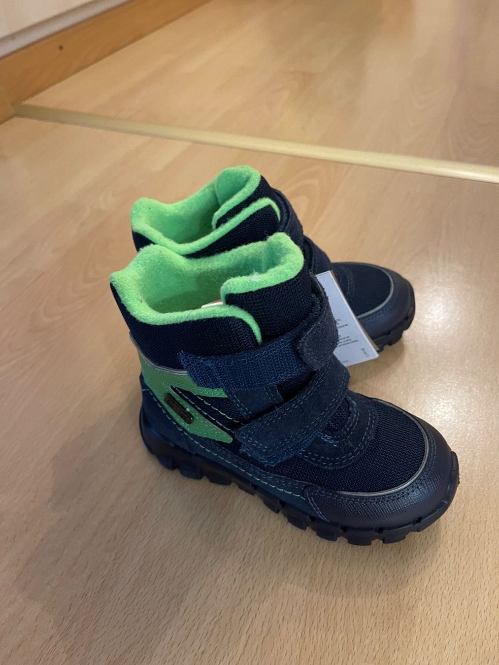 Elefanten Scarpe per ragazzi: Winterschuhe Neue 24 – Nuovo e nell'imballaggio originale da Richterswil venduto da Racovet