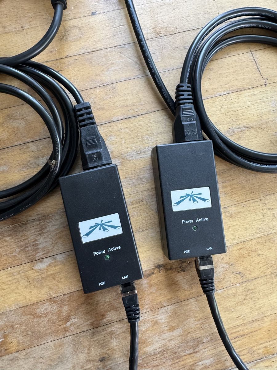 Laufwerke & Adapter: POE‘s WLAN/LAN – Gebraucht aus Bäretswil von Matrix16 1