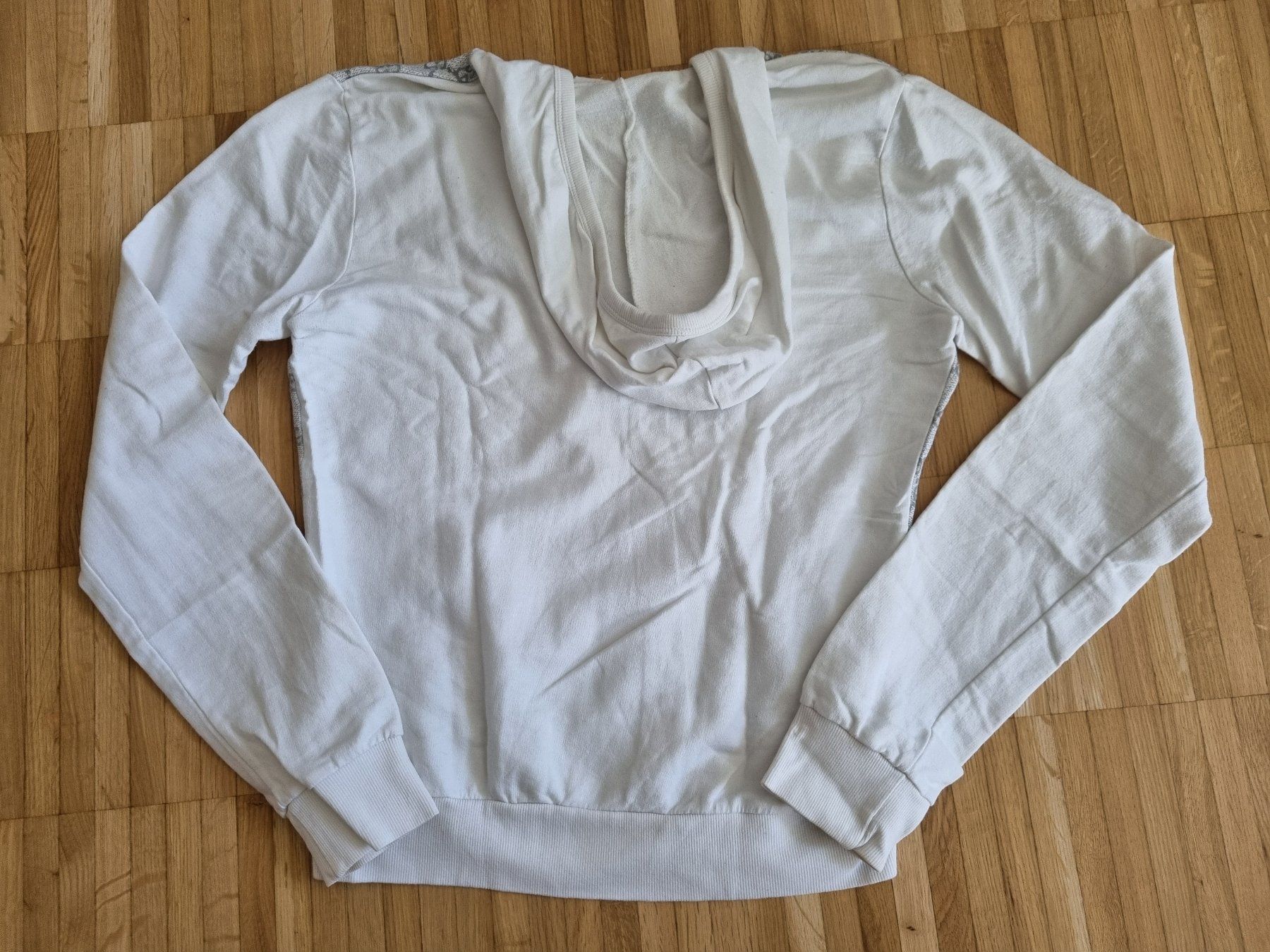 Maglioni & Felpe: Kleiderpaket: 2 Pullover/Jäggli - Gr.M – Usato da Neftenbach venduto da DanielaS01020304 1
