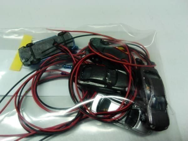 Modellini di ferrovie: 5 Autos mit LED-Beleuchtung Spur N – Nuovo e nell'imballaggio originale da Luzern venduto da Salefactory 4