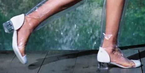 Chanel Scarpe da donna: Chanel boots / bottes 36,5 – Usato da Collonges venduto da Auganien 1