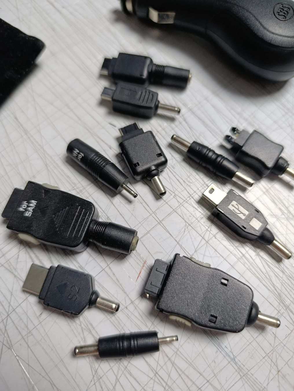 Laufwerke & Adapter: SBS Universal Autoladegerät mit diversen Adaptern Set – Gebraucht aus Chur von slim777 1