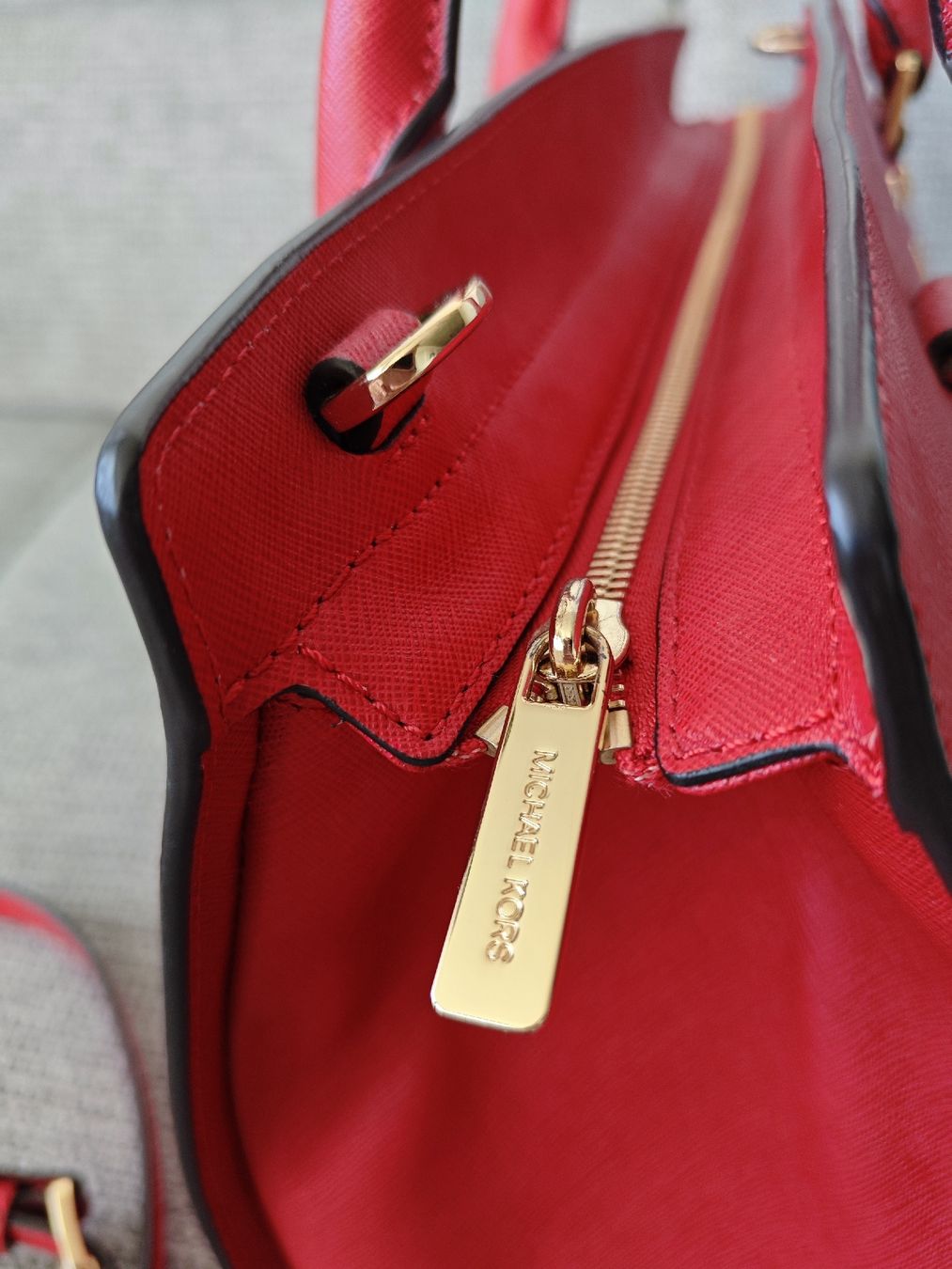 Michael Kors Borse da donna: Michael Kors Shoulder Bag Red 🍒 – Usato da Zürich venduto da alu_dzr7 7