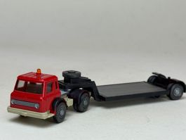 GB1- Wiking IH Tieflader rot/schwarz