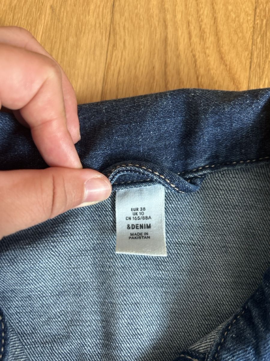 H&M Giacche: Jeansjacke – Usato da Alterswil FR venduto da kat_cfw8 2