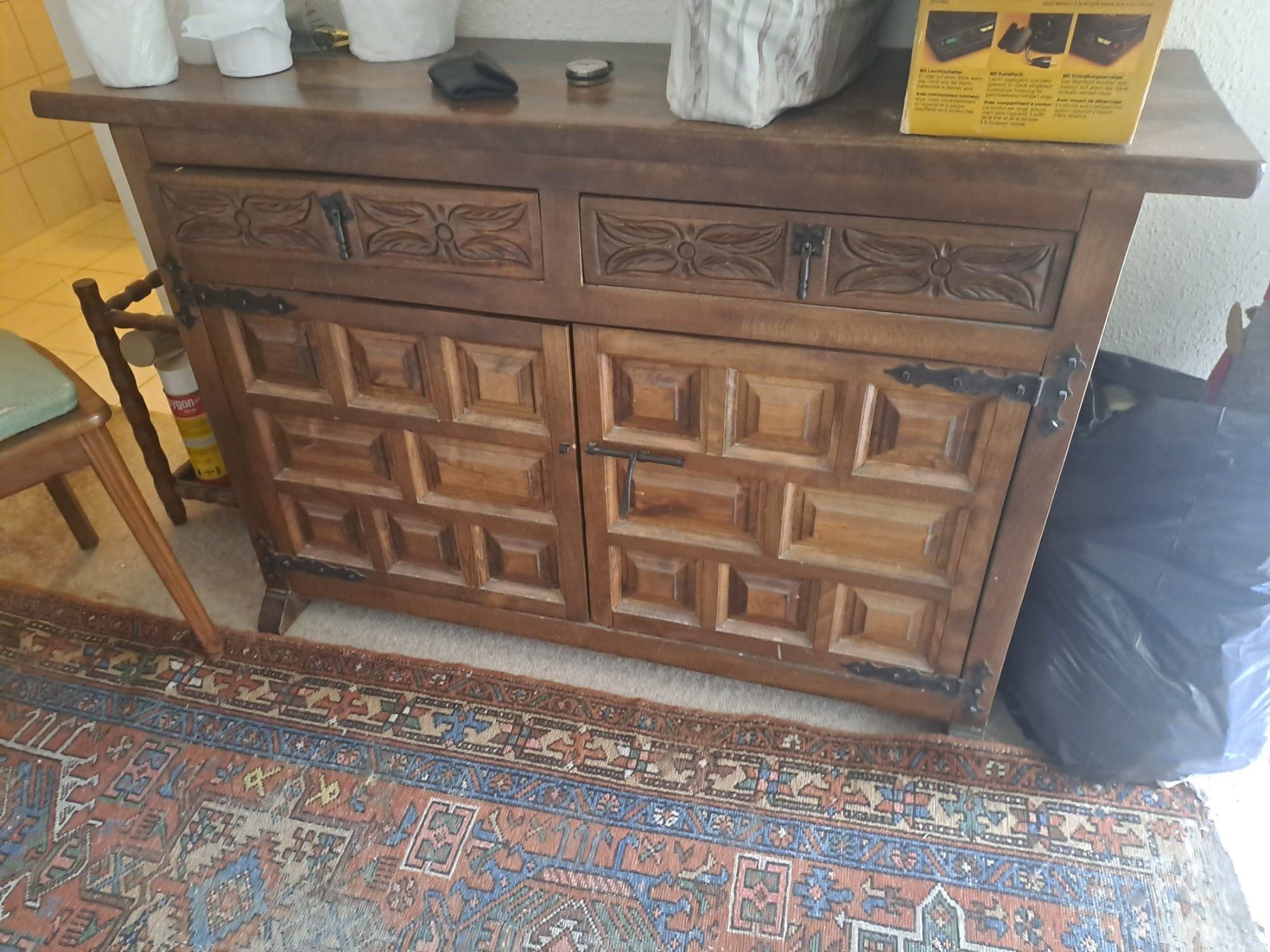 Cassettiere: Rustikale Eleganz: Massives Echtholz-Sideboard spanisch-Stil – Usato da Jona venduto da Ramunschk