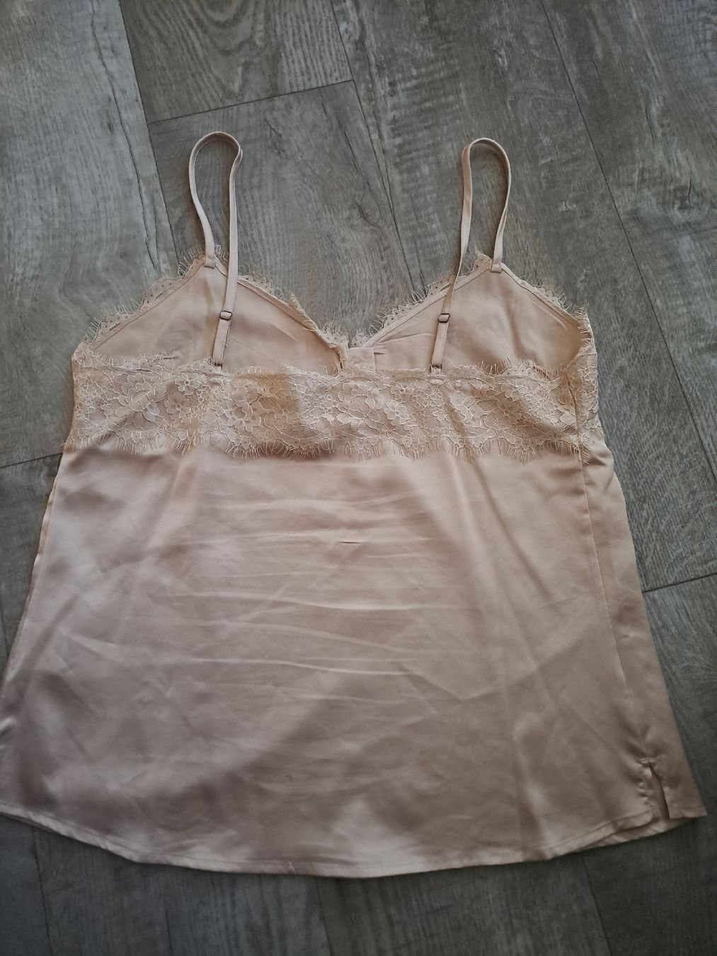 Tops: Spitzentop Chicoree beige Gr. M  – Gebraucht aus Rickenbach LU von bishiida 1