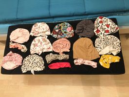 Kindermützen 11 Stück und 5 Stück mit Schlaufen