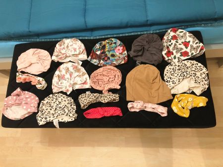 Kindermützen 11 Stück und 5 Stück mit Schlaufen