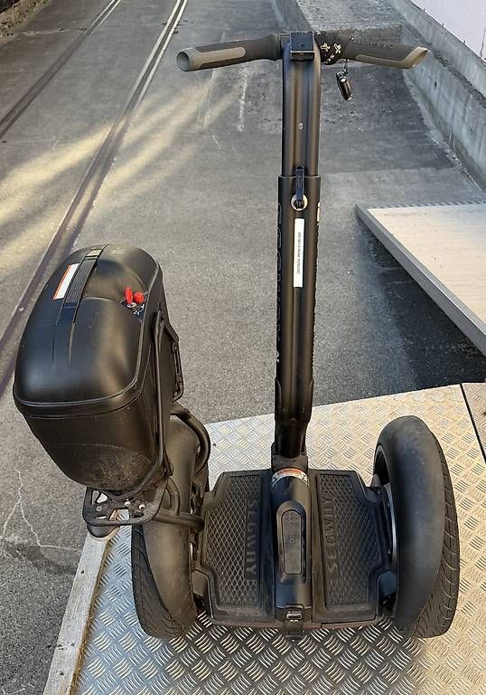 Elektromobile: Segway i2, DEFEKT (Akkus) – Gebraucht aus Rüti ZH von Philippek 3