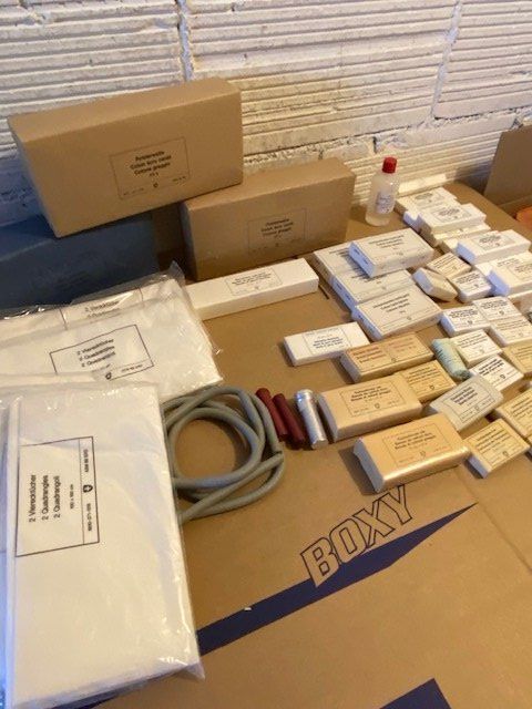 Kit di pronto soccorso: LOT VERBANDSMATERIAL  CH ARMEE – Usato da Chur venduto da silbermon 7