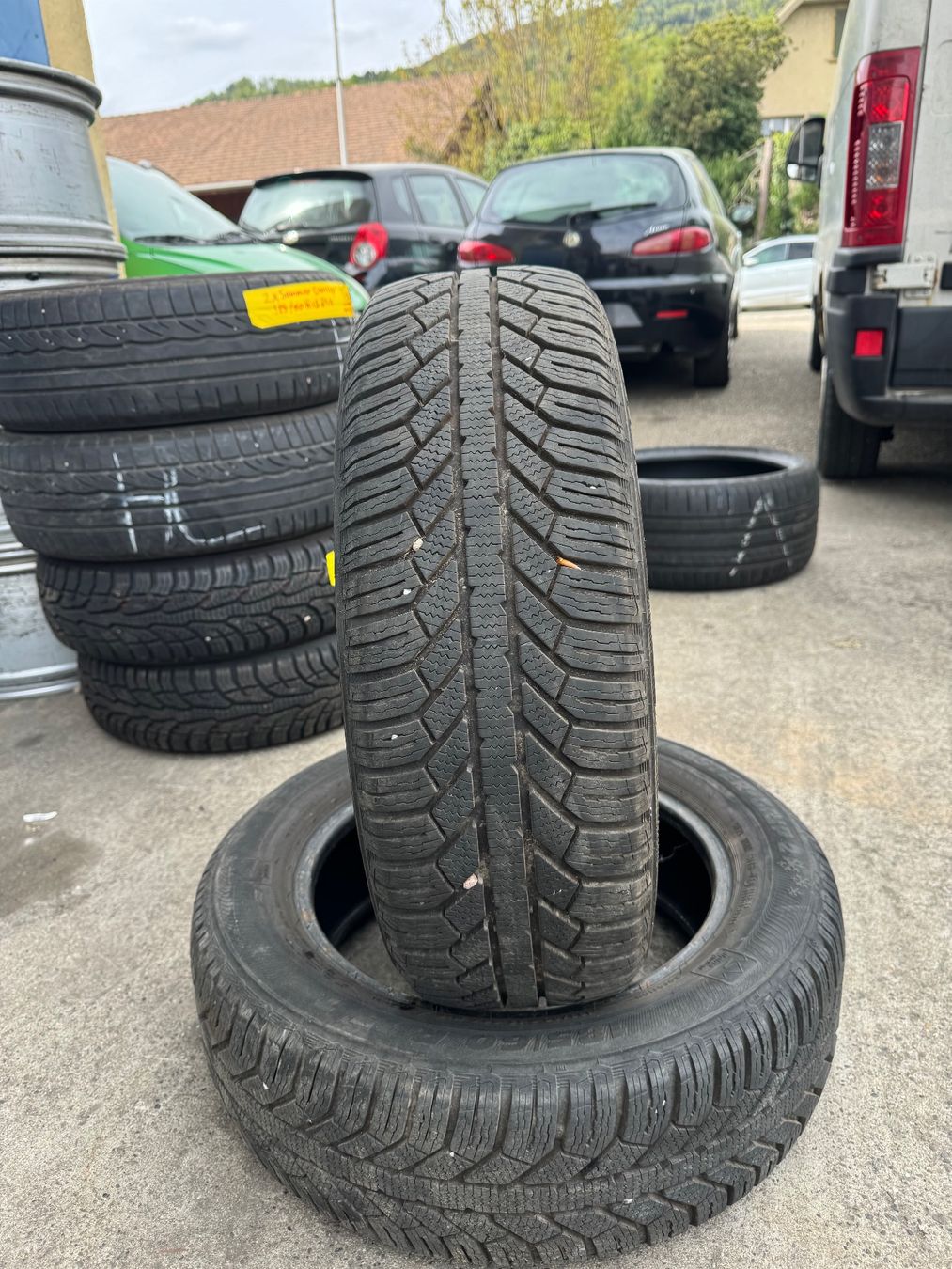 Semperit Pneus & Kompletträder: 2 Winterreifen Semperit 185/60 R15 84T – Gebraucht aus Oensingen von Mietemich24