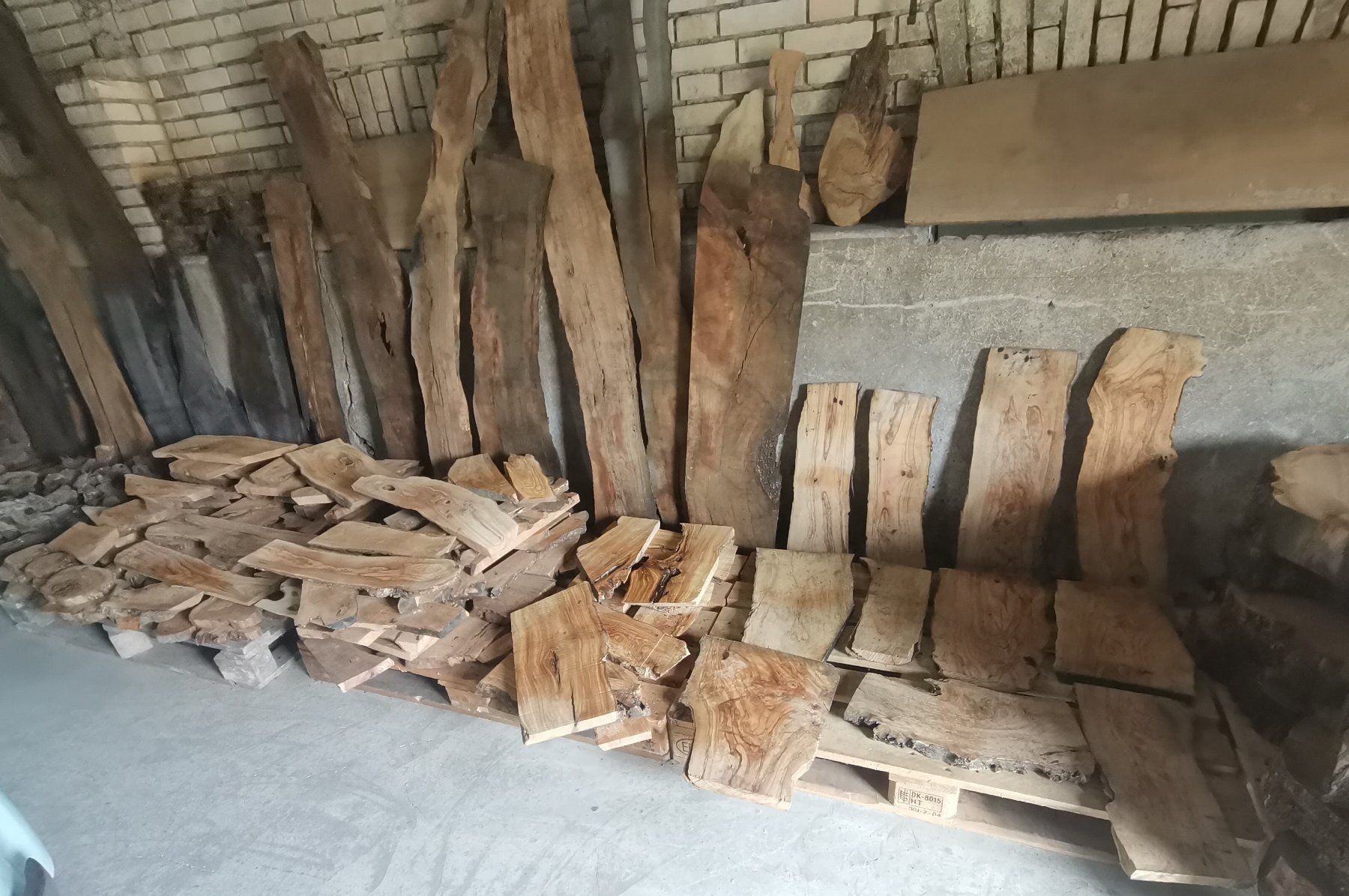 Articoli in legno: Olivenholz Schneidebretter Wurzelholz – Usato da Dietikon venduto da Gl3