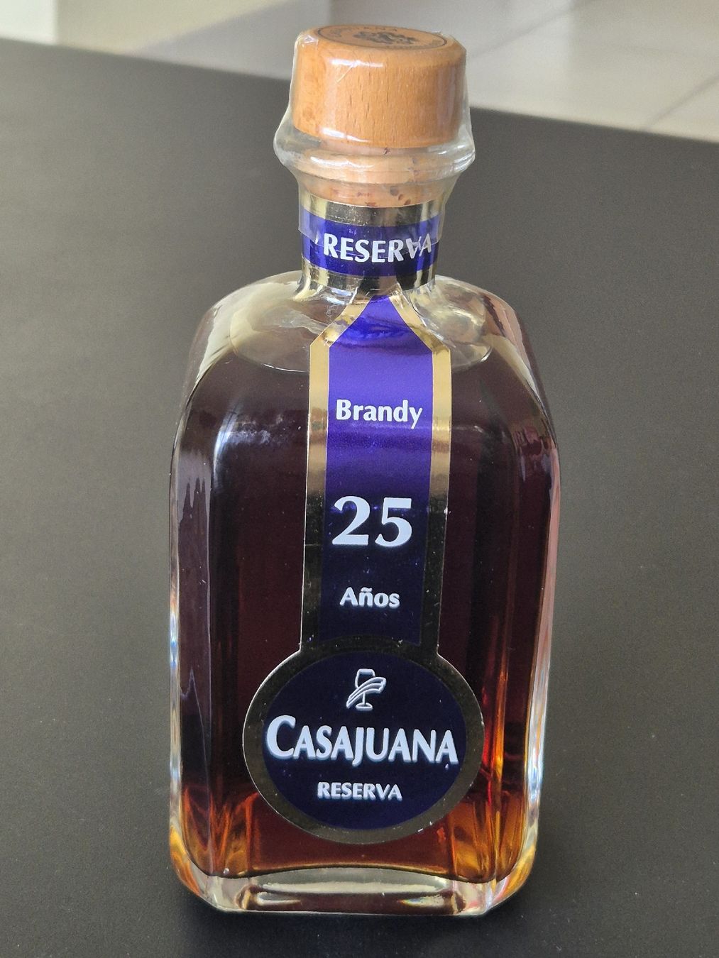 Bevande alcoliche: Brandy 25 Anos Casajuana – Nuovo e nell'imballaggio originale da Anglikon venduto da wba8008
