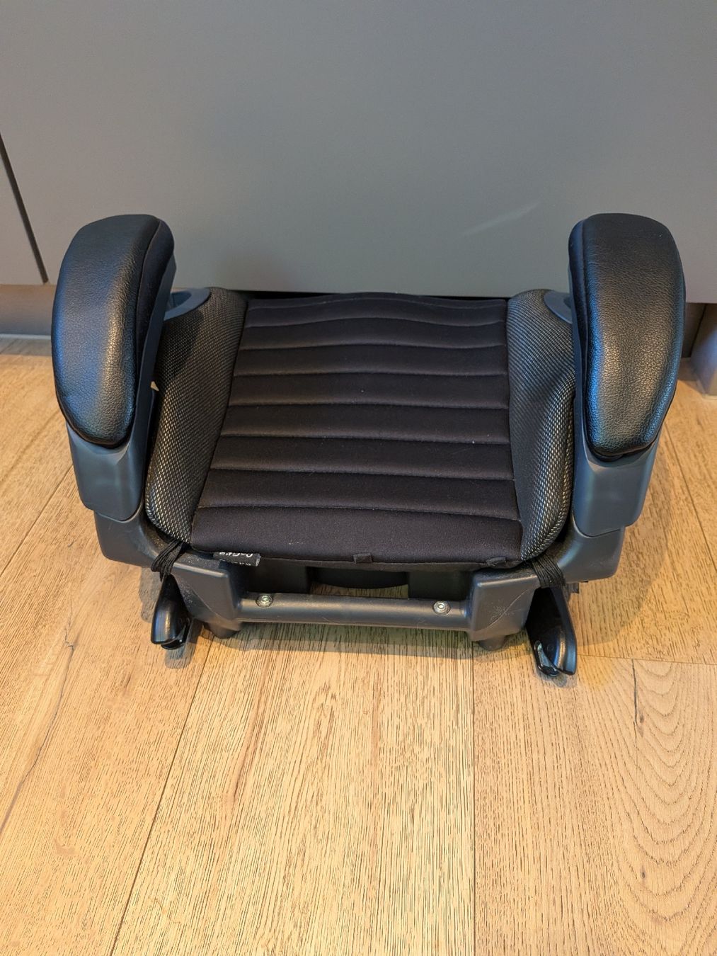 Chicco Auto-Kindersitze: Chicco Gofit Plus Kindersitz – Gebraucht aus Herrliberg von BonjourLisa 2