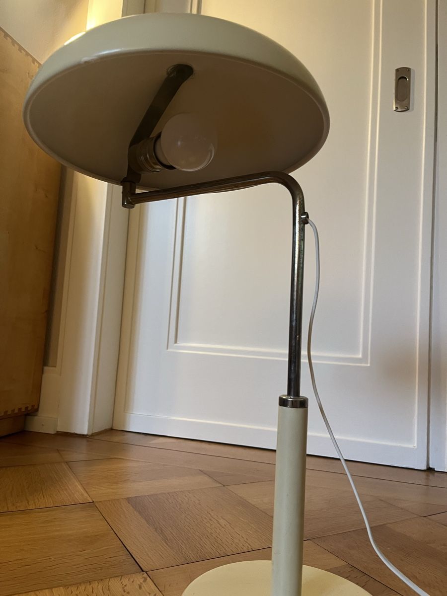 Amba Lampade: AMBA Bauhaus Tischlampe Quick 1500 beige – Usato da Zürich venduto da StudioCardin 2