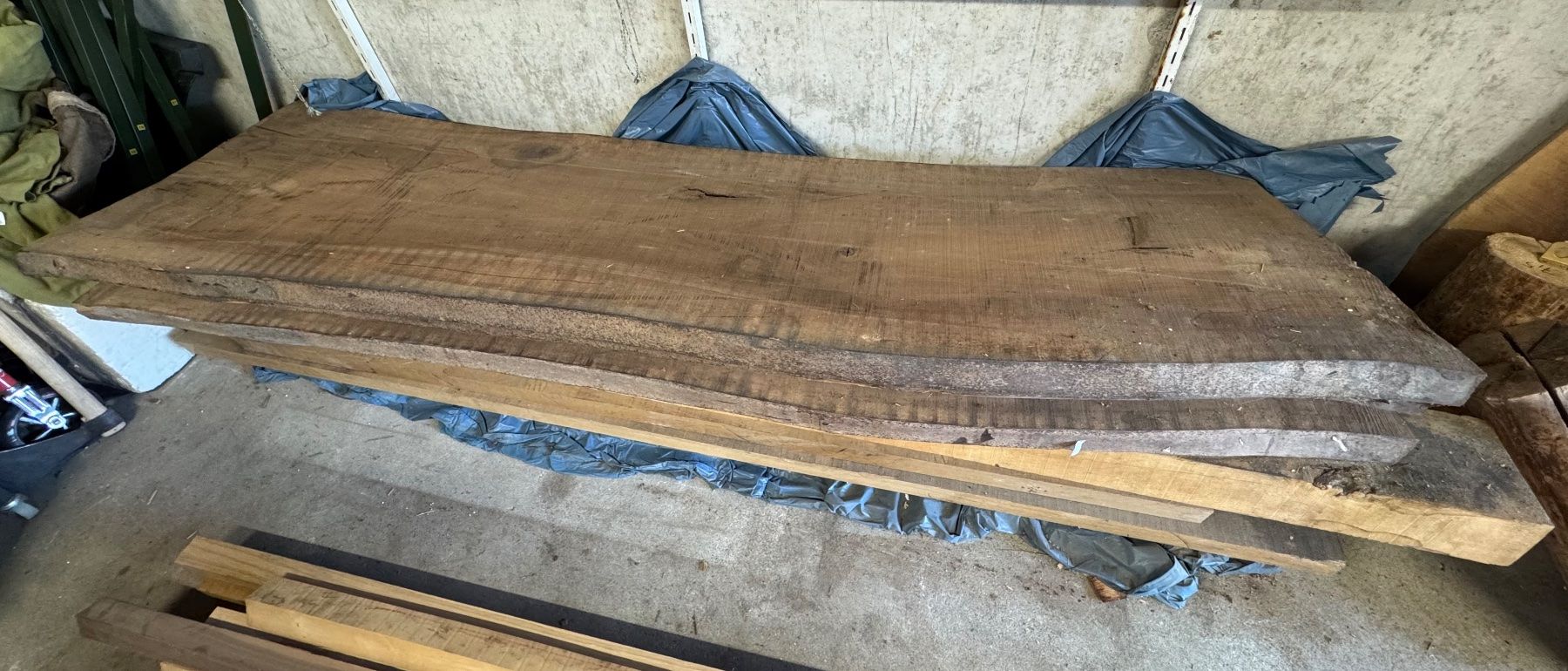 Articles en bois: 3 massive Nussbaum-Bohlen 265 cm – Neuf (Voir description) à Kestenholz par cvx_889vv 6