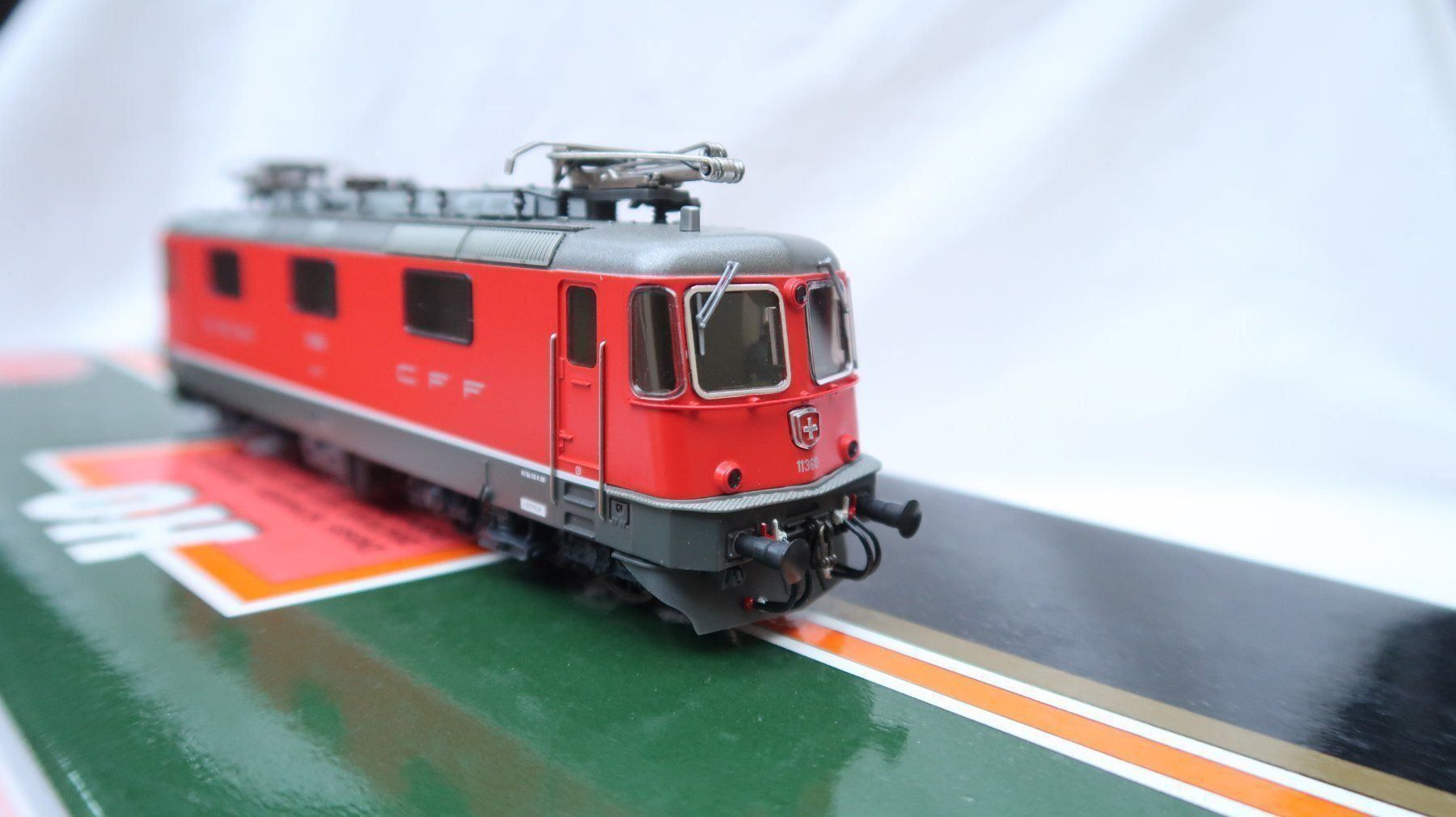 Hag Modellini di ferrovie: HAG Nr.212 Re4/4 II SBB rot – Nuovo (secondo la descrizione) da Muttenz venduto da Laeckerlihamschter 4