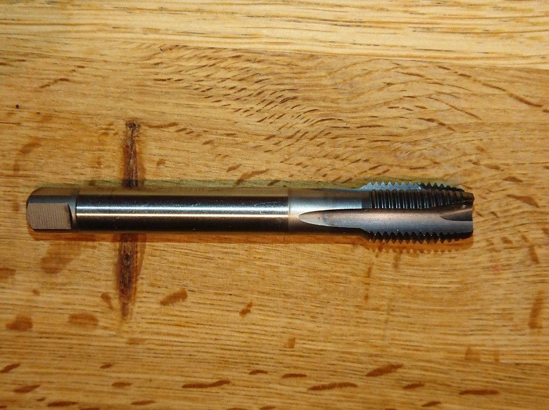 Tous les outils: Gewindebohrer OSG TIC HSSE-PM M14x1,5 – D'occasion à Rheineck par robse-ponte