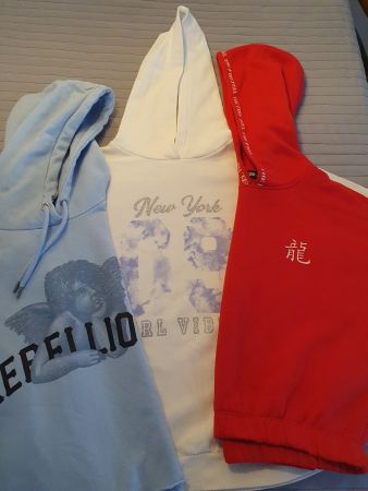 3 Hoodys Gr.158-164 C&A, New Yorker 1030g.