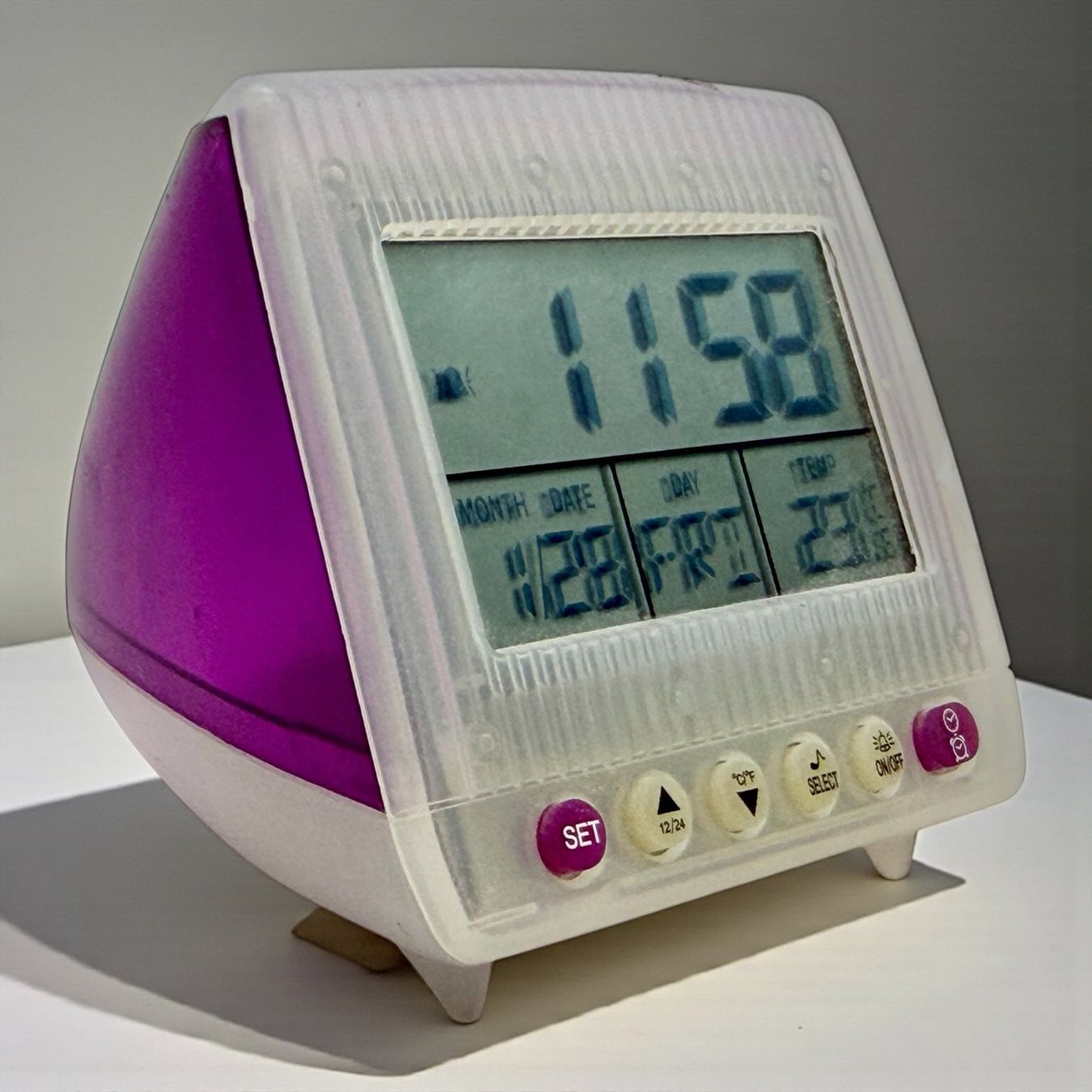 Sveglie: Réveil digital vintage, style Apple iMac G3 – Usato da Morges venduto da magicle