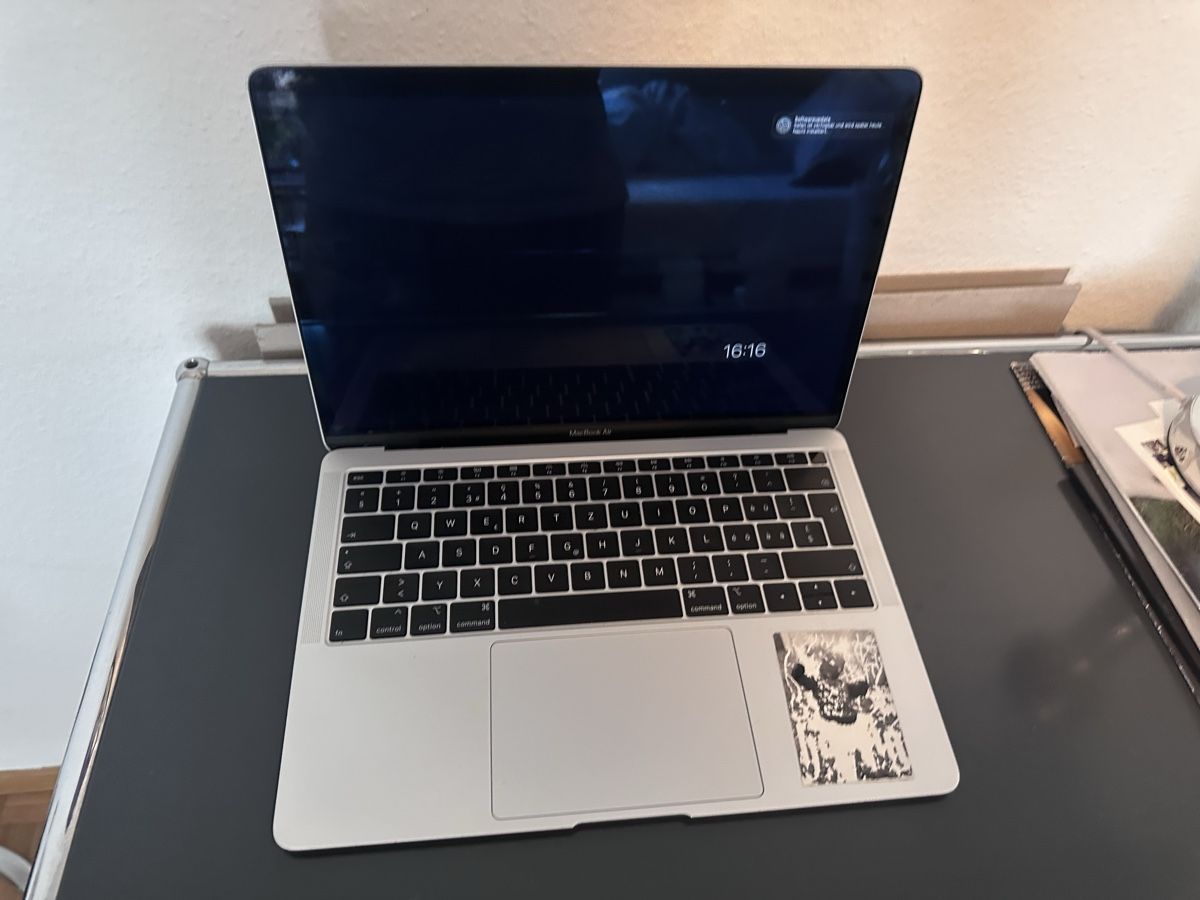 Apple Notebook: MacBook Air Retina 2018 – Usato da Zürich venduto da liv_e 1