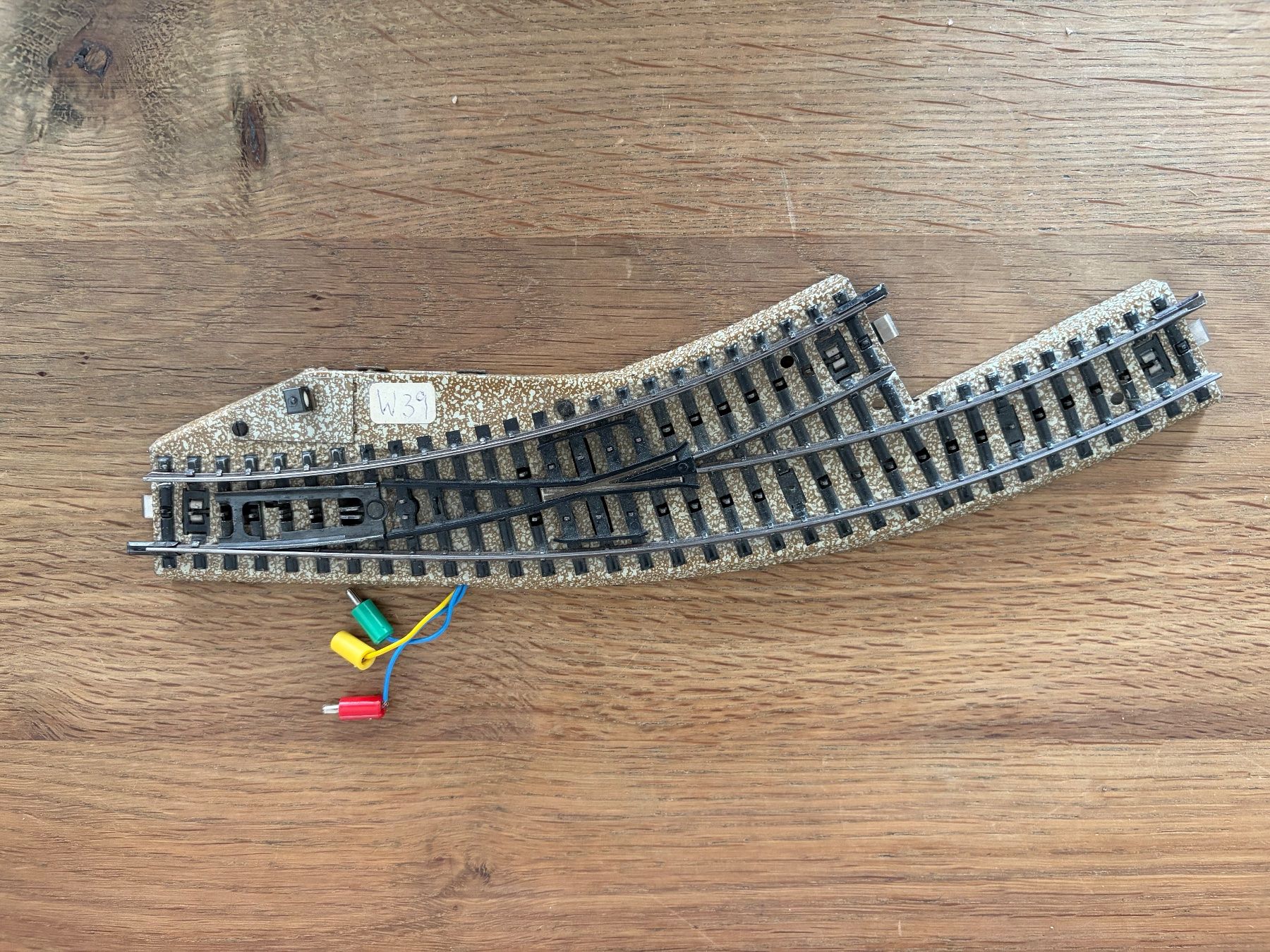 Märklin Modellini di ferrovie: Diverse Kurve-Schienen, Weichen und Kabel – Usato da Thun venduto da SS147 2