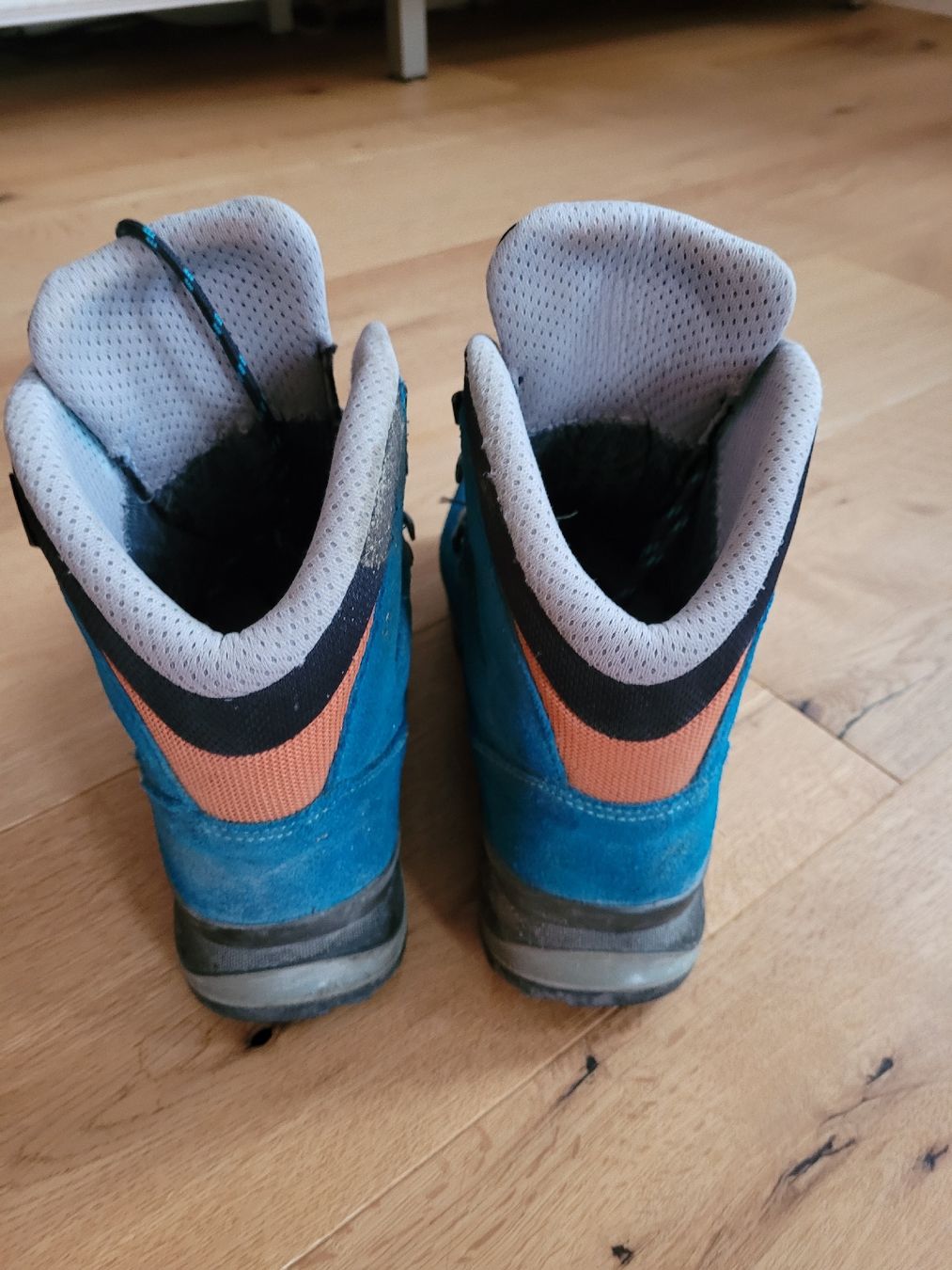 Lowa Damenschuhe: Wanderschuhe Lowa, blau, gebraucht – Gebraucht aus Büren NW von nie_k6382 2